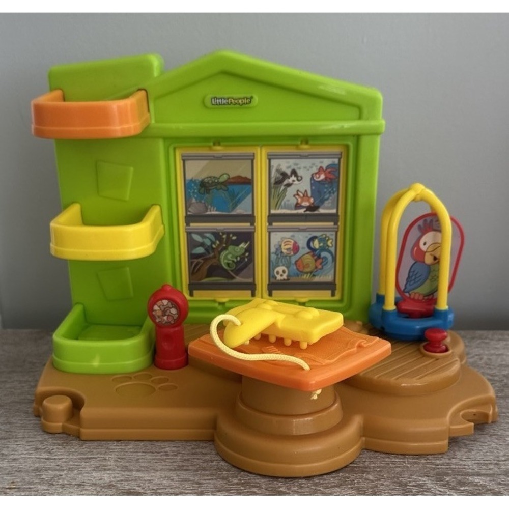 Fisher Price Little People Vet Center Pet Animal Clinic Grooming